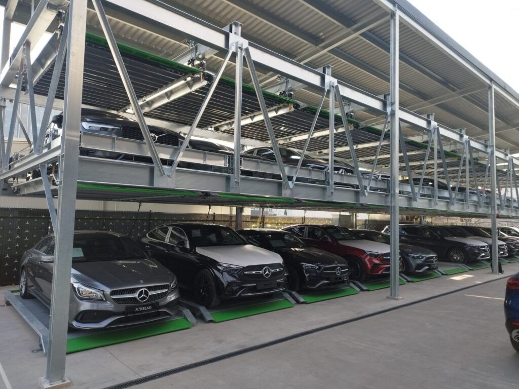 Sistem Puzzle Park instalat la showroom Mercedes Autoklass — Sky Park Systems